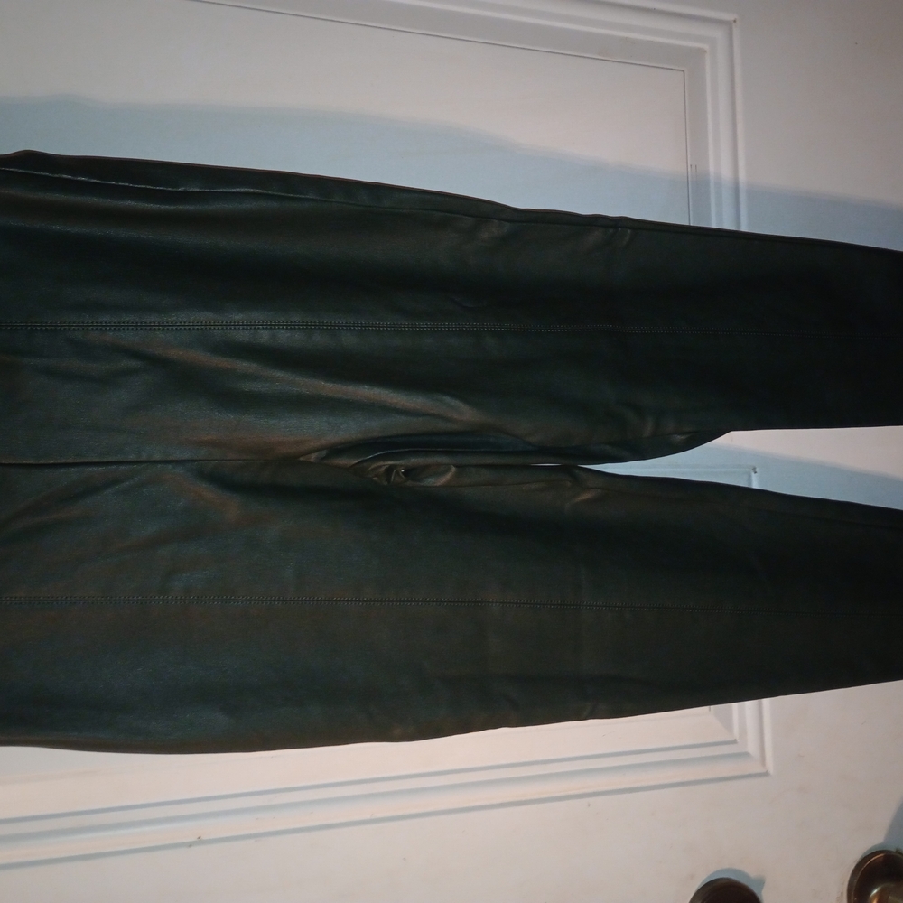 Black Skinny Pants with Sleek Design